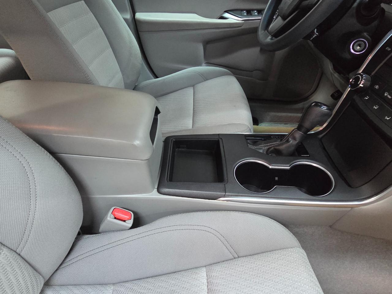 Toyota Camry LE Auto (Natl) 2016
