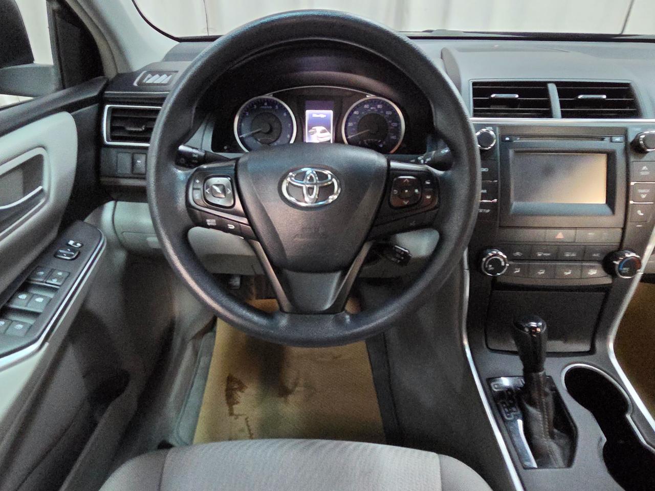 Toyota Camry LE Auto (Natl) 2016