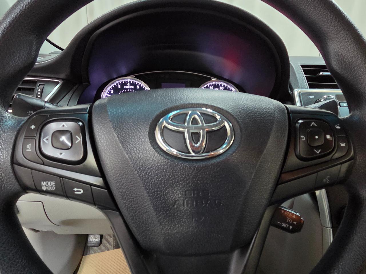 Toyota Camry LE Auto (Natl) 2016