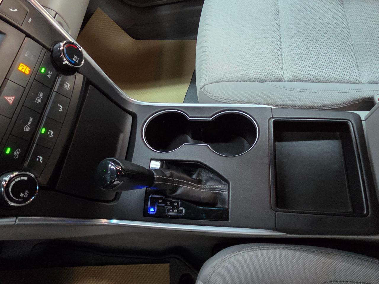 Toyota Camry LE Auto (Natl) 2016