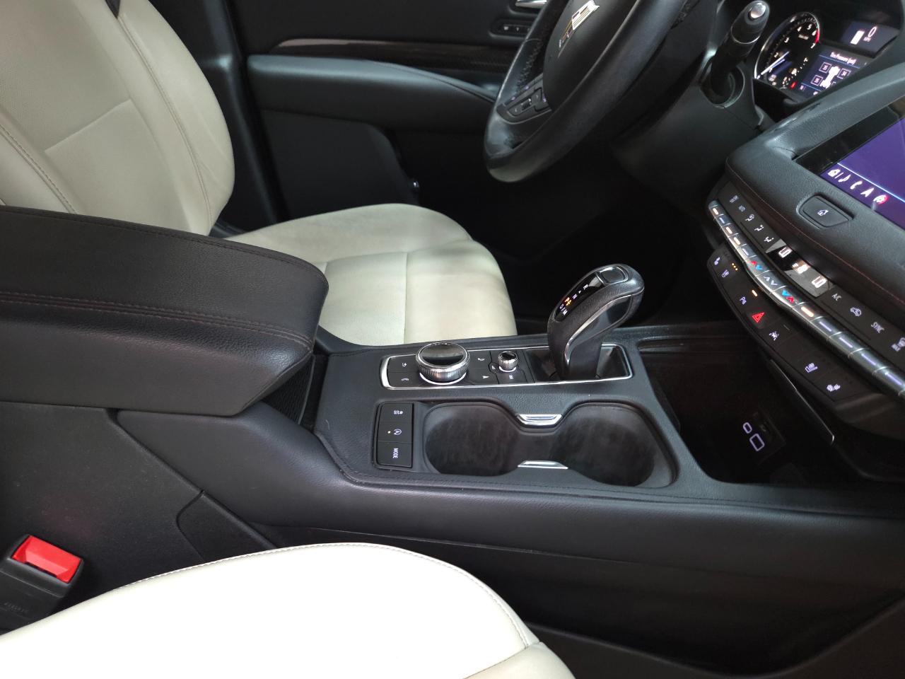 Cadillac XT4 Sport AWD 2019