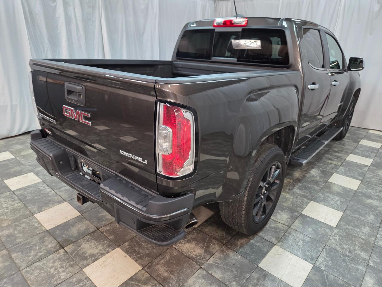GMC Canyon Denali Crew Cab 4WD Long Box 2020