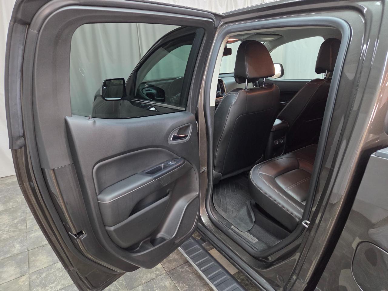 GMC Canyon Denali Crew Cab 4WD Long Box 2020