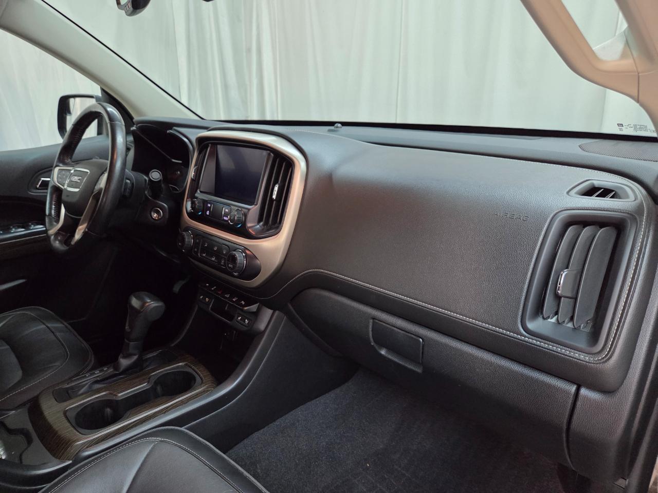 GMC Canyon Denali Crew Cab 4WD Long Box 2020