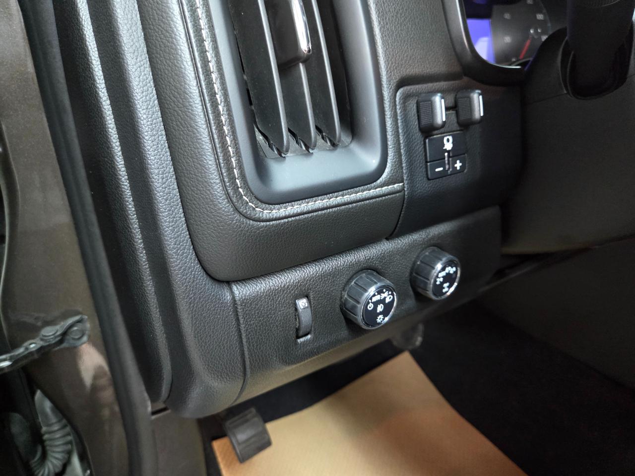 GMC Canyon Denali Crew Cab 4WD Long Box 2020