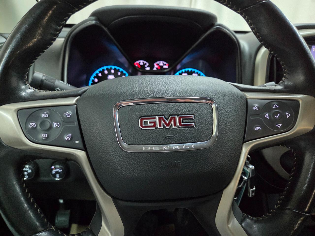 GMC Canyon Denali Crew Cab 4WD Long Box 2020