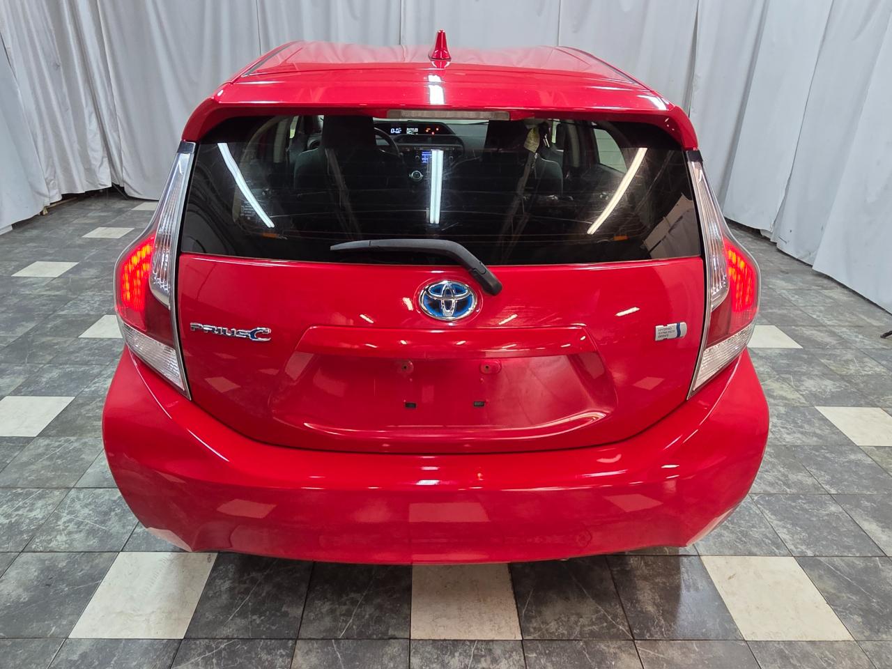 Toyota Prius c Four 2015