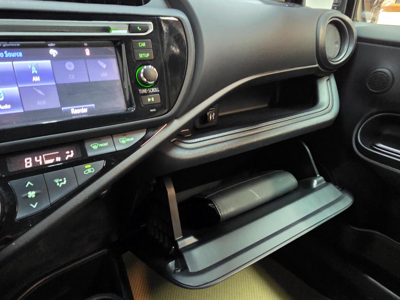 Toyota Prius c Four 2015