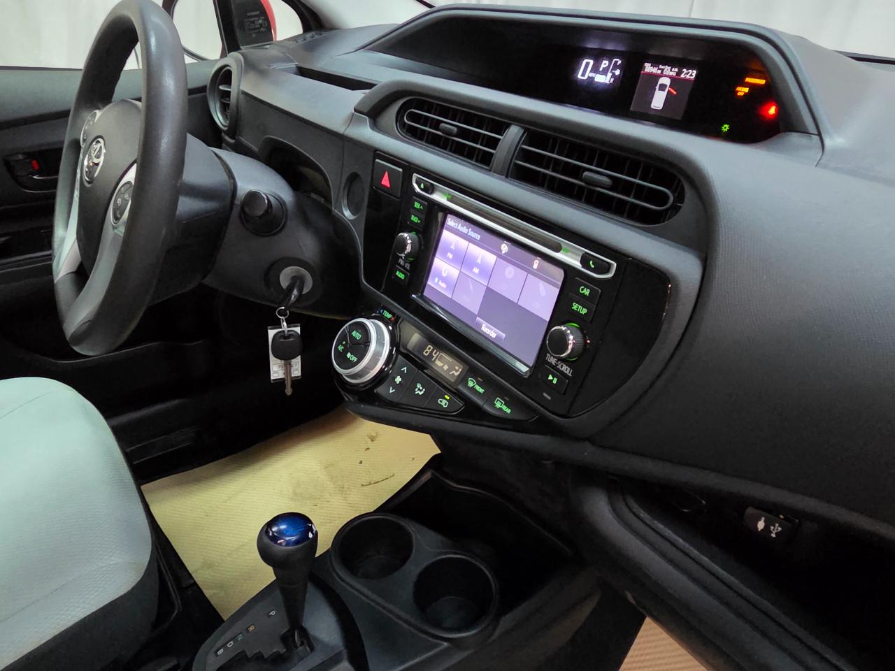 Toyota Prius c Four 2015