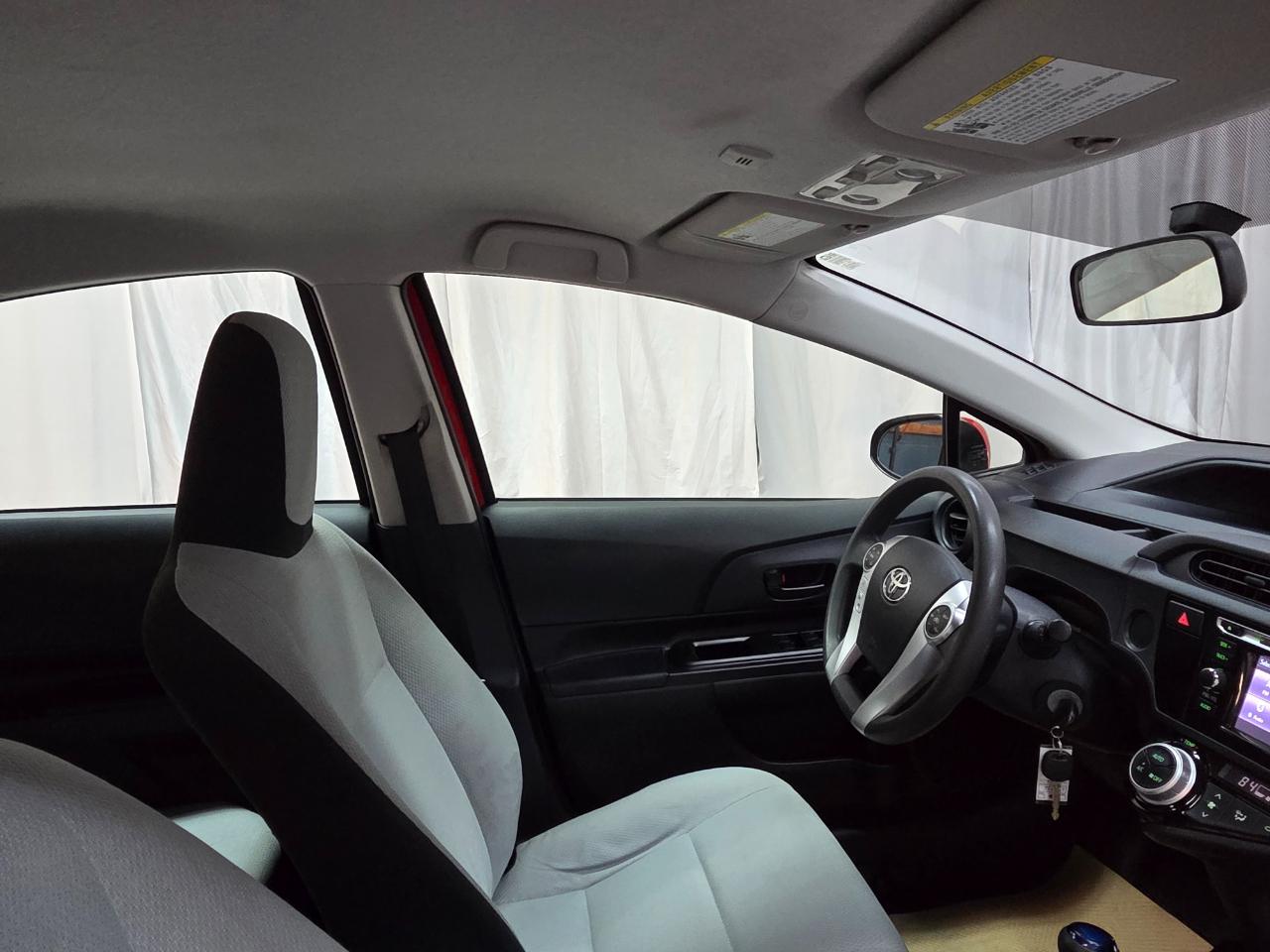 Toyota Prius c Four 2015
