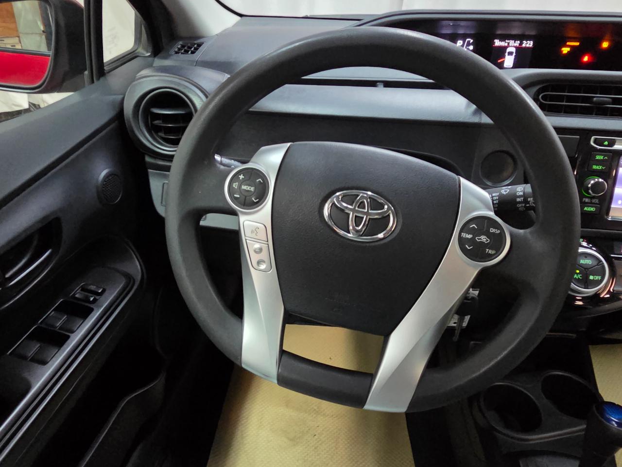 Toyota Prius c Four 2015