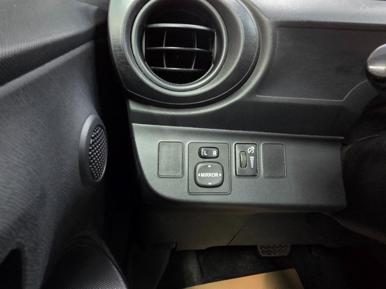 Toyota Prius c Four 2015