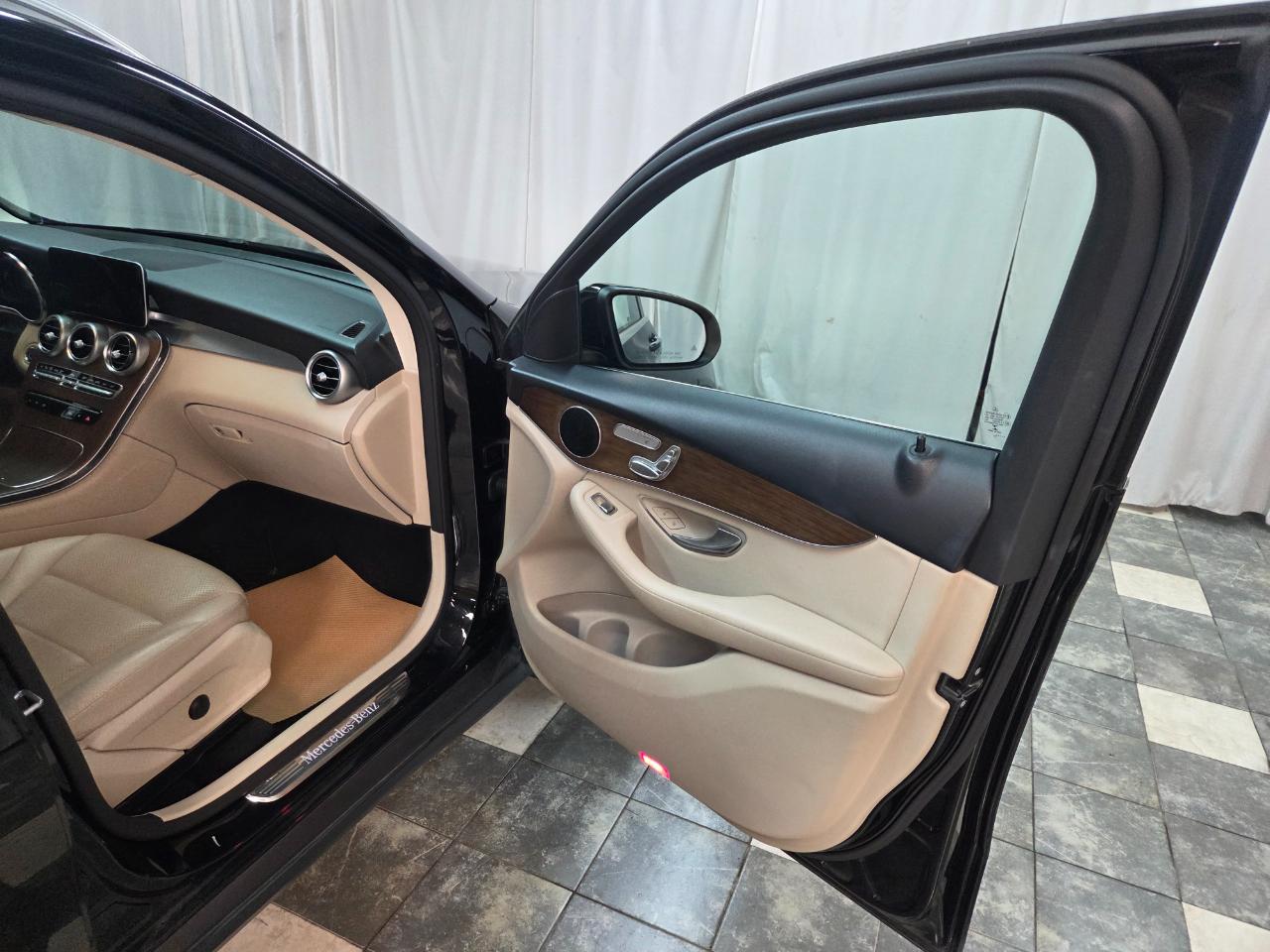 Mercedes-Benz GLC-Class GLC300 4MATIC 2020