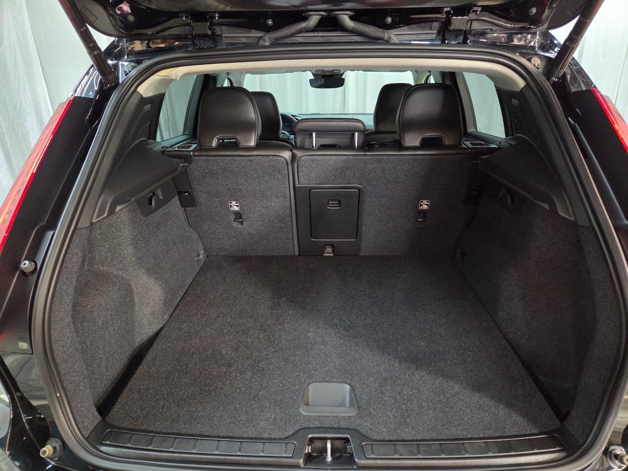 Volvo XC40 B5 Core AWD 2023