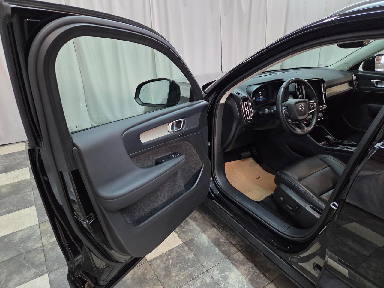 Volvo XC40 B5 Core AWD 2023