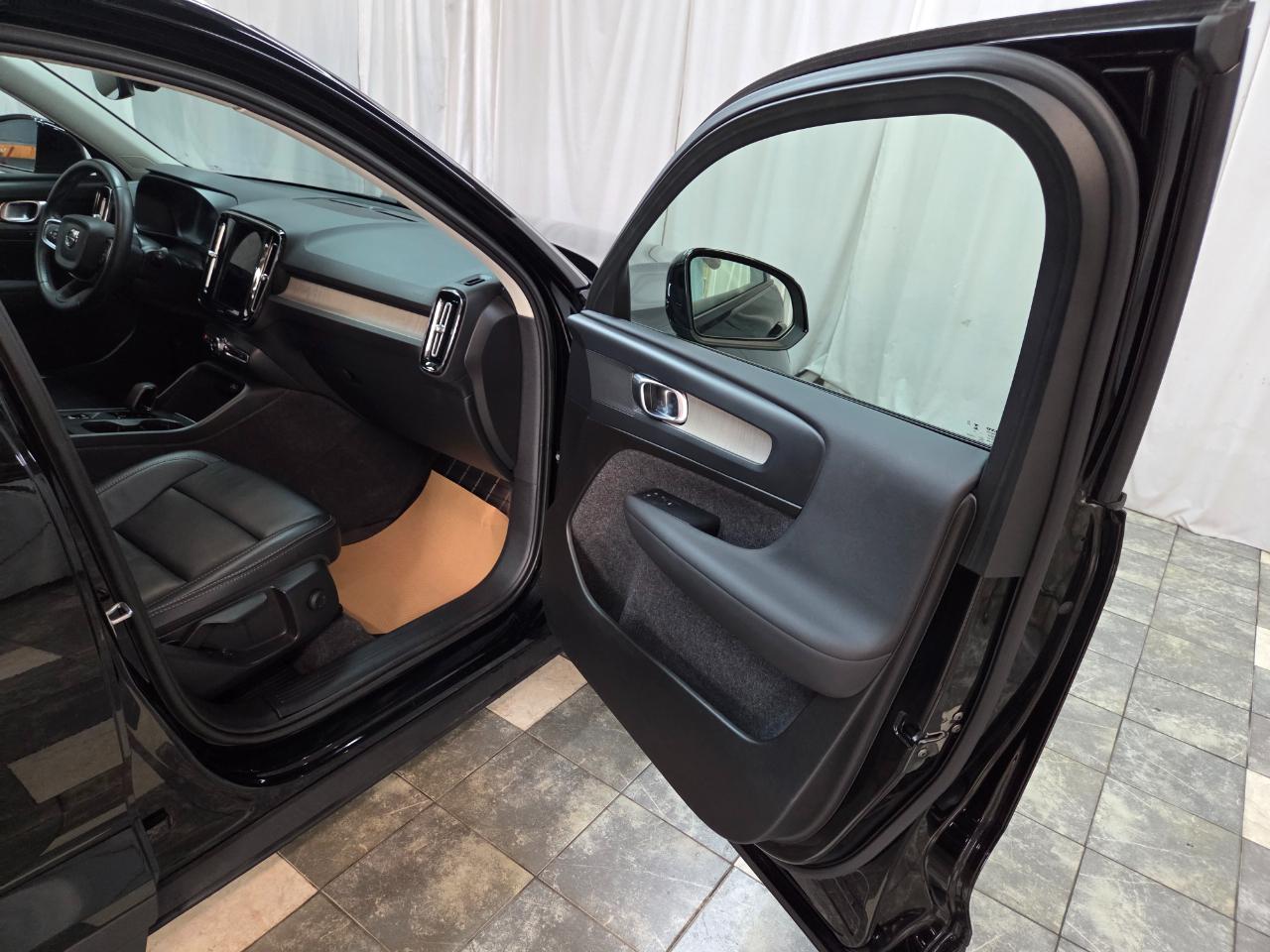 Volvo XC40 B5 Core AWD 2023