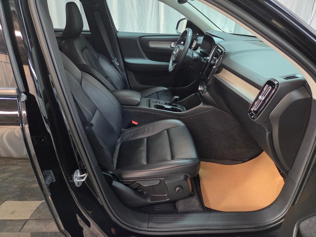Volvo XC40 B5 Core AWD 2023