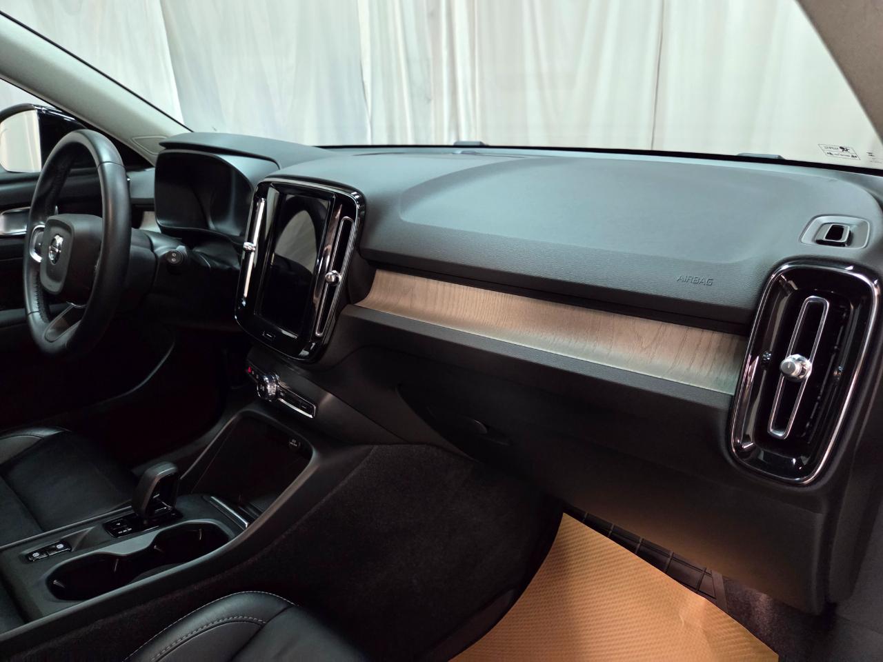 Volvo XC40 B5 Core AWD 2023