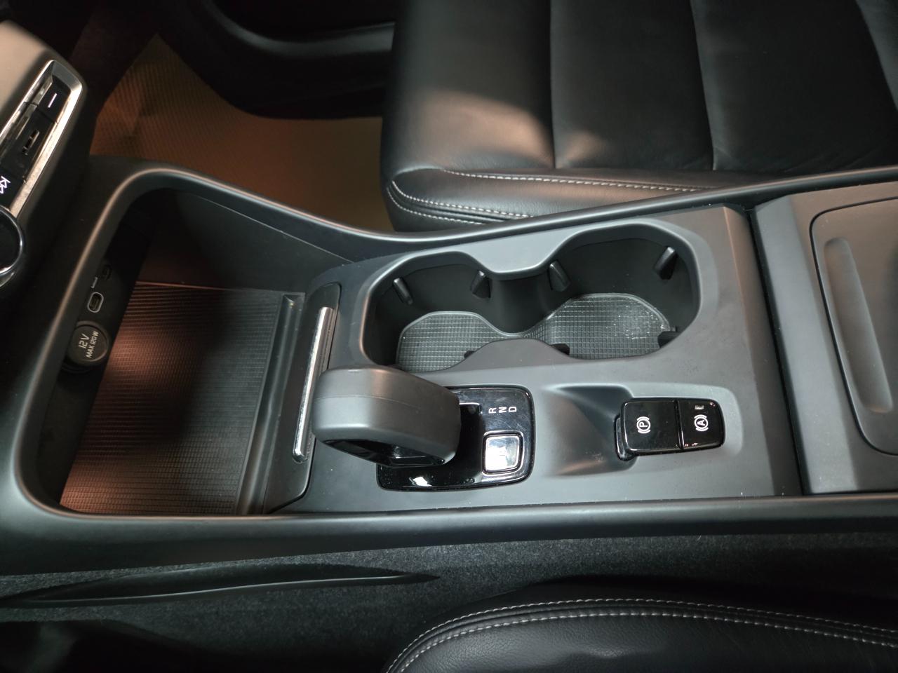 Volvo XC40 B5 Core AWD 2023