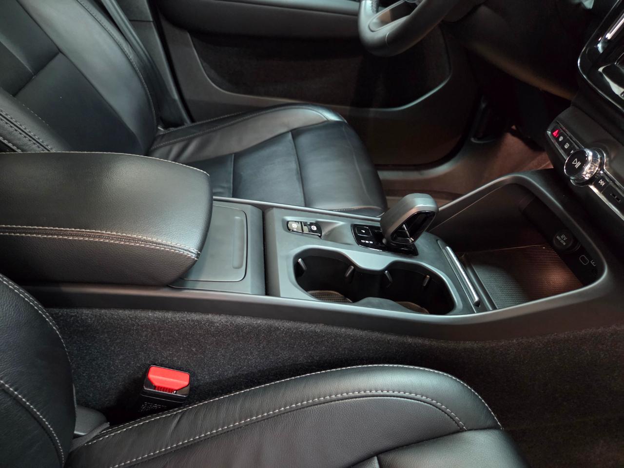 Volvo XC40 B5 Core AWD 2023