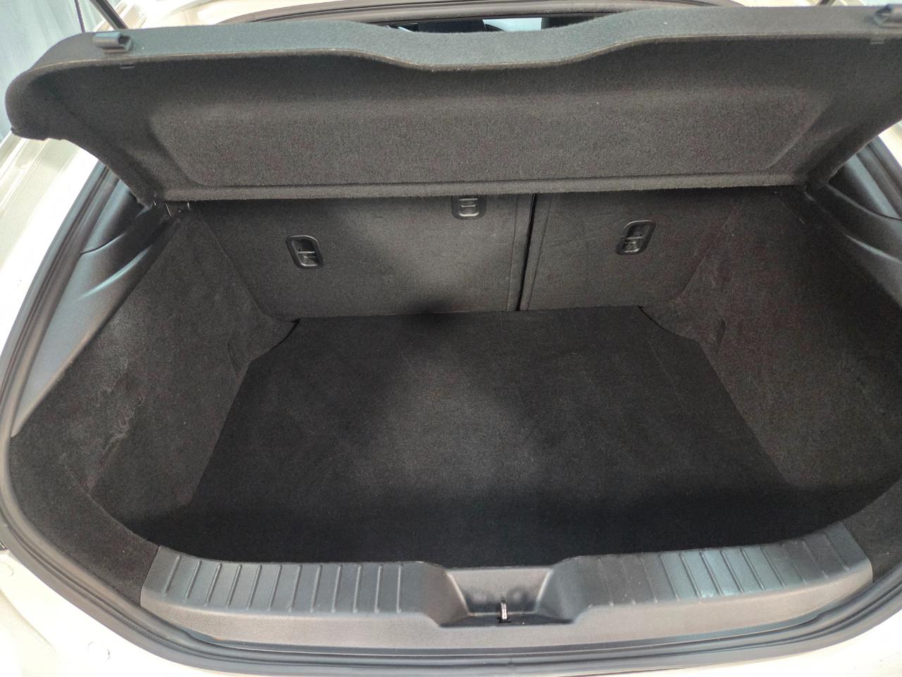 Mazda MAZDA3 Premium Hatchback 2022