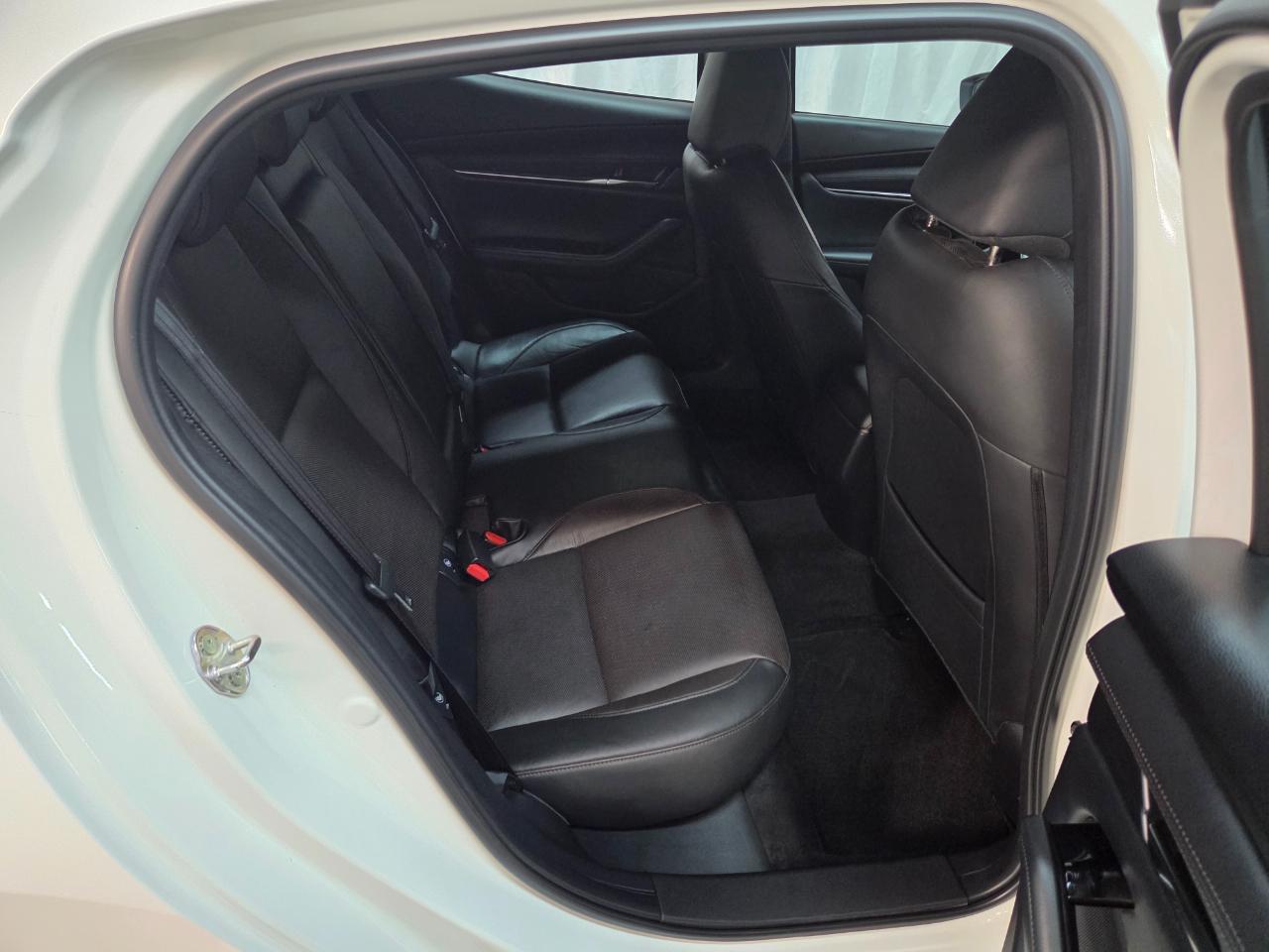 Mazda MAZDA3 Premium Hatchback 2022