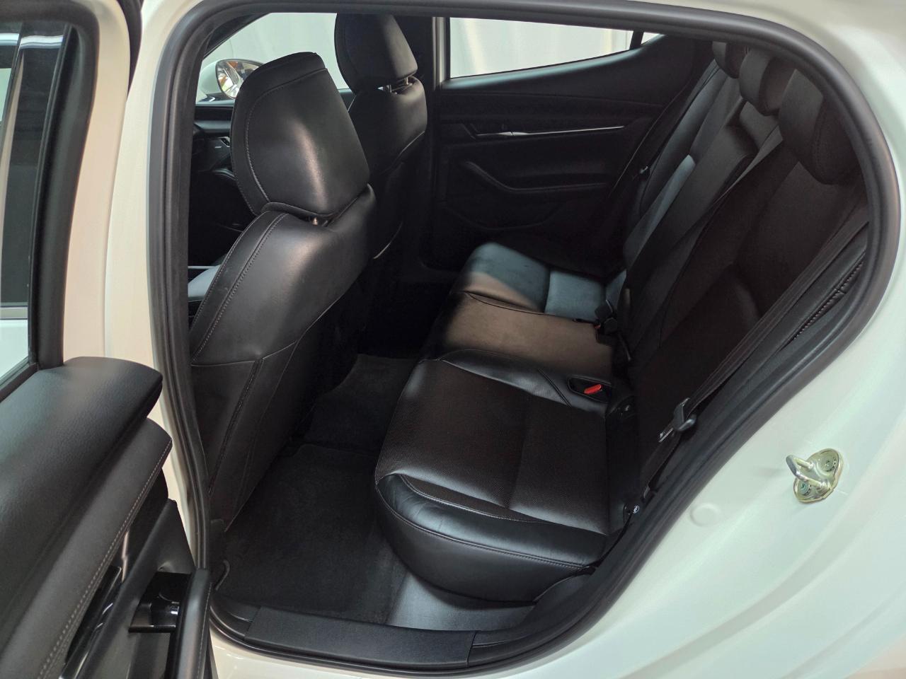 Mazda MAZDA3 Premium Hatchback 2022