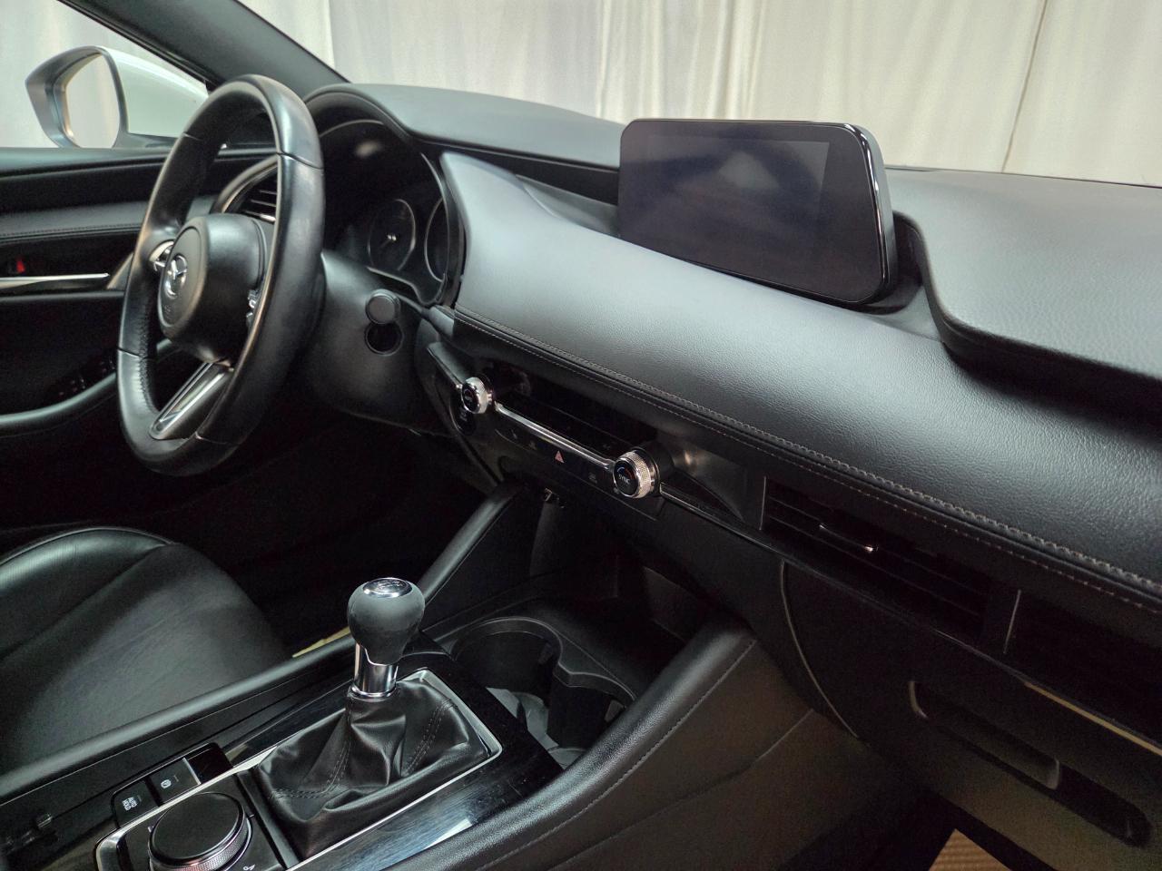 Mazda MAZDA3 Premium Hatchback 2022