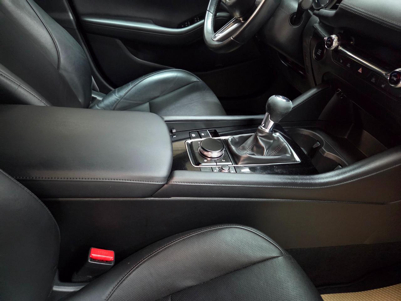 Mazda MAZDA3 Premium Hatchback 2022