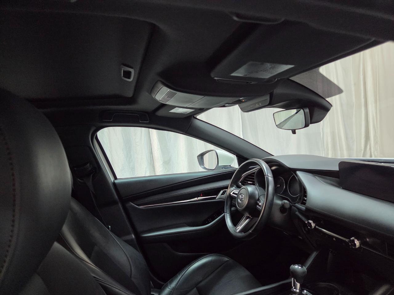 Mazda MAZDA3 Premium Hatchback 2022