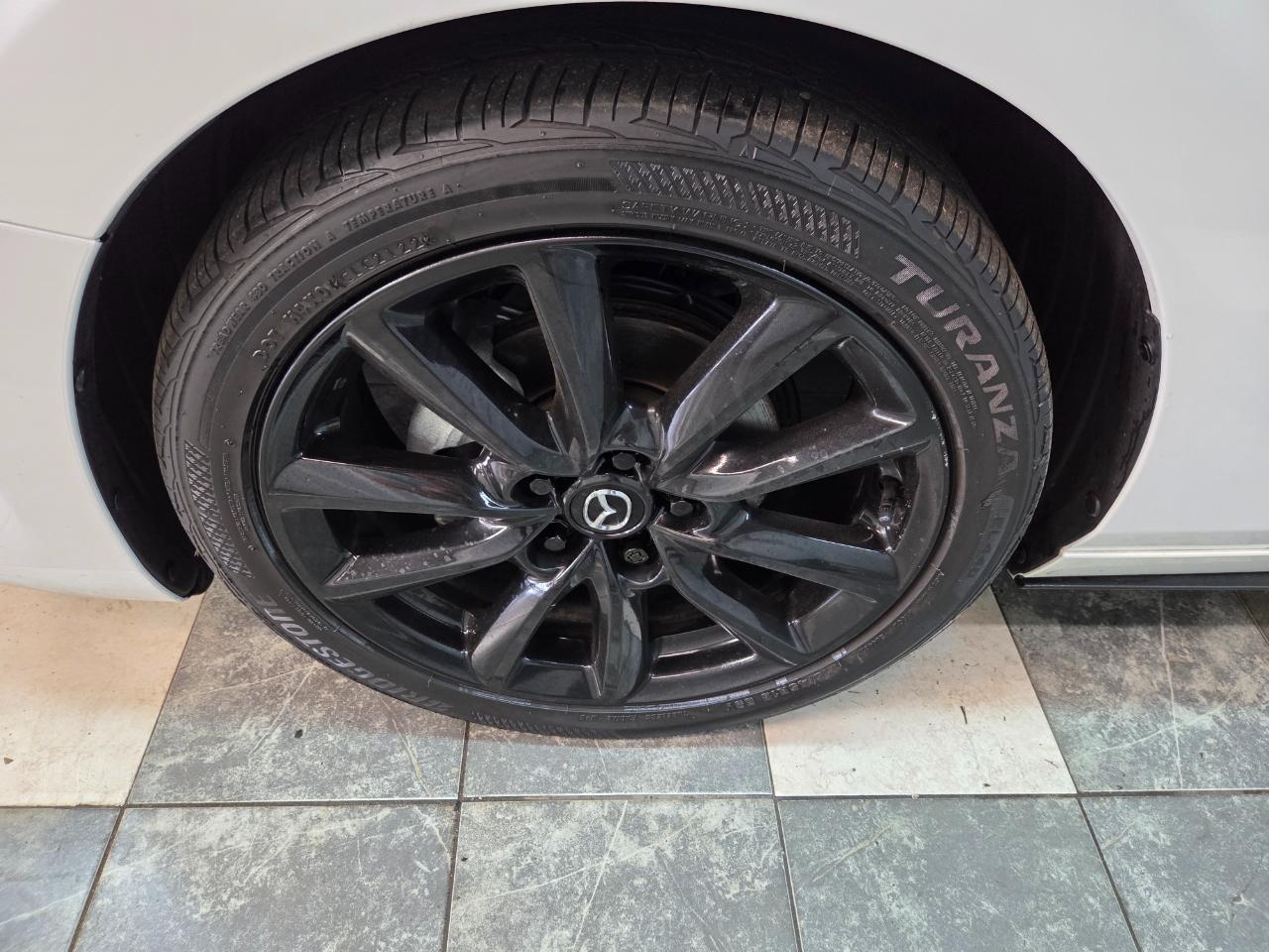 Mazda MAZDA3 Premium Hatchback 2022
