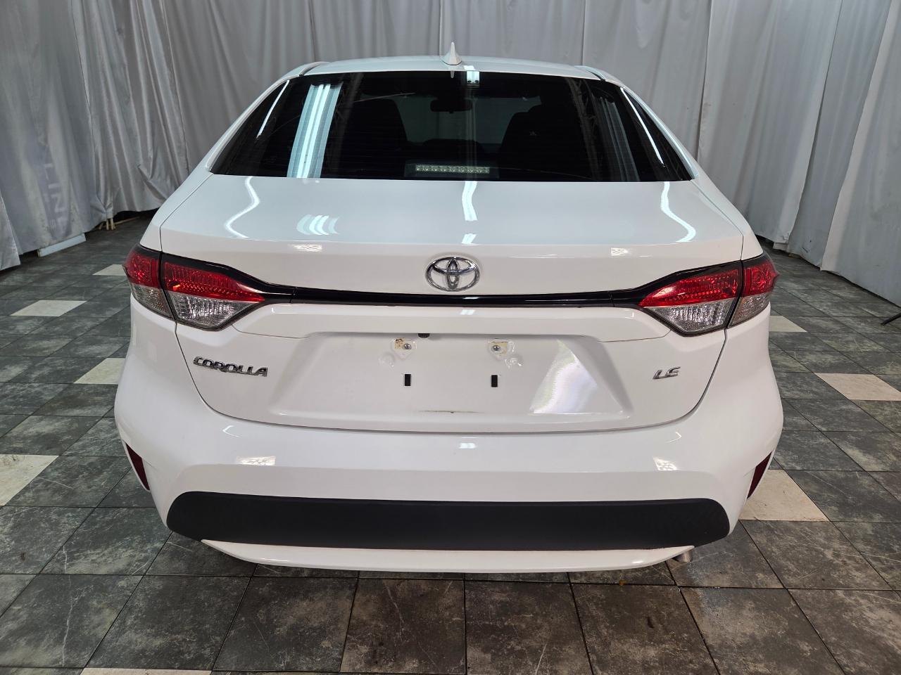 Toyota Corolla LE 2021