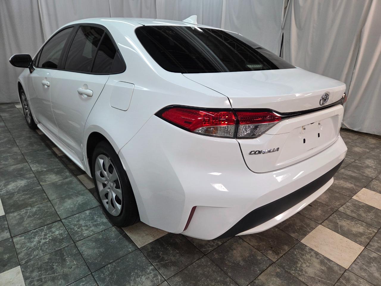 Toyota Corolla LE 2021