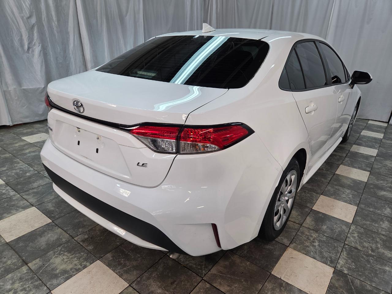 Toyota Corolla LE 2021