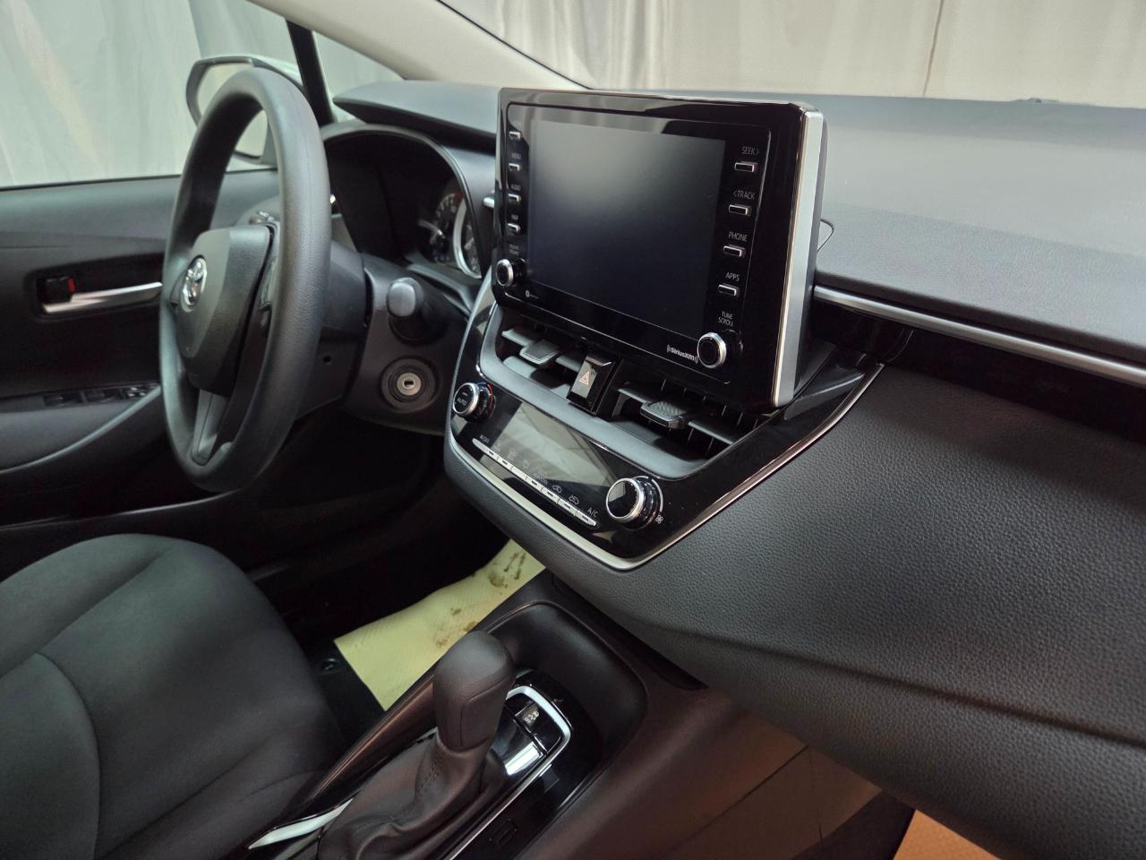 Toyota Corolla LE 2021