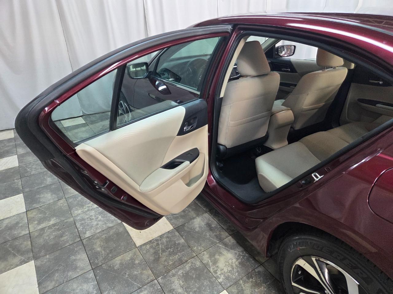 Honda Accord LX Sedan CVT 2016