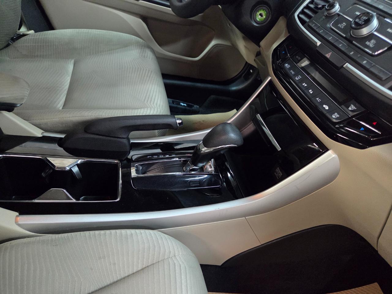 Honda Accord LX Sedan CVT 2016