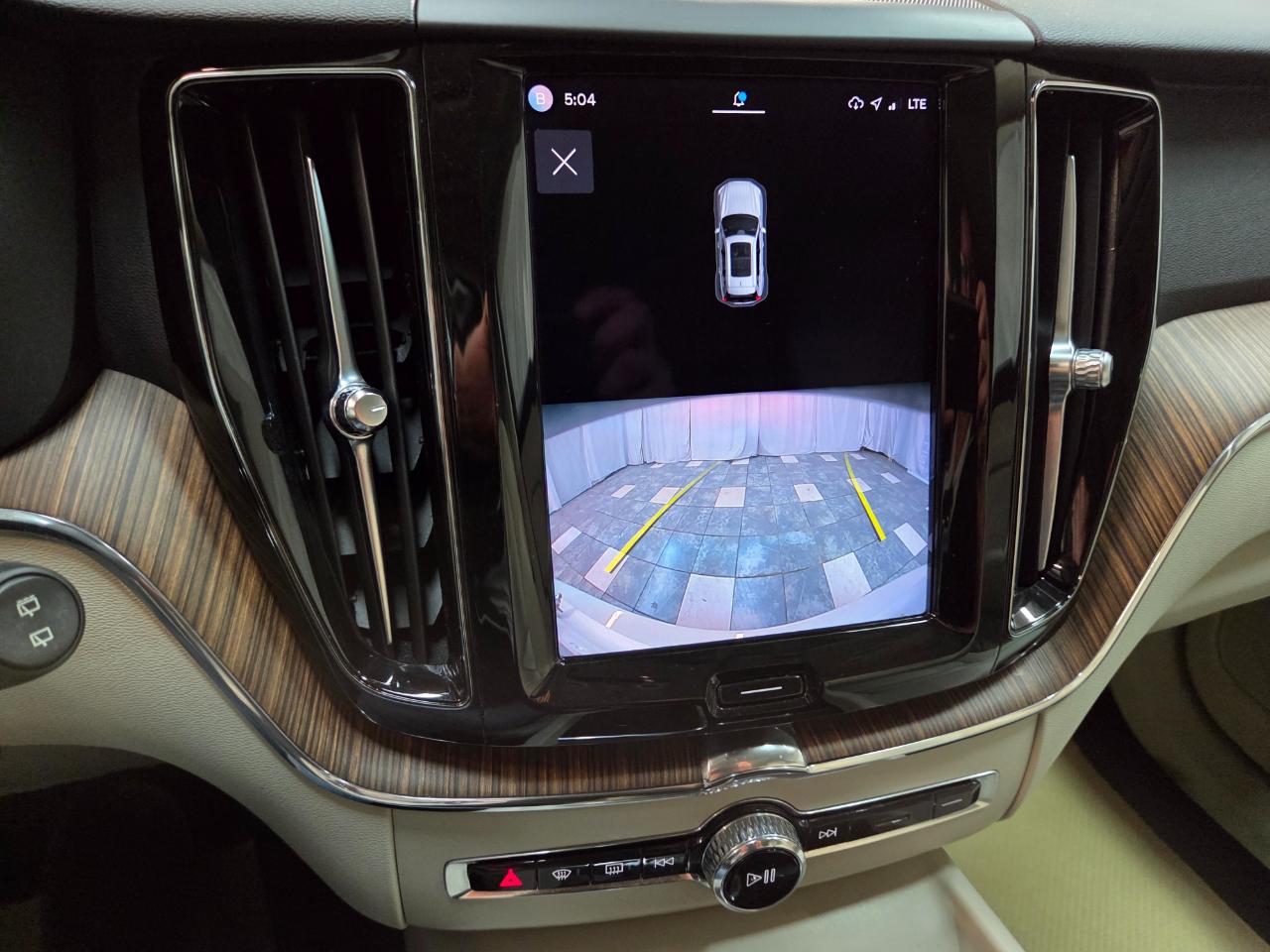 Volvo XC60 T8 Momentum Hybrid AWD 2022