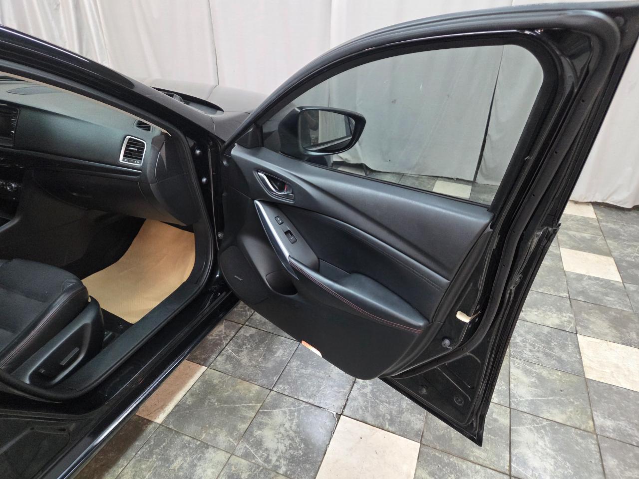 Mazda MAZDA6 i Grand Touring 2015