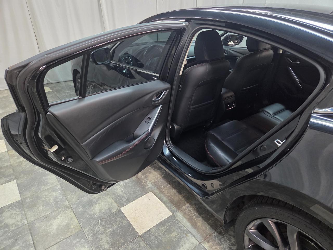 Mazda MAZDA6 i Grand Touring 2015