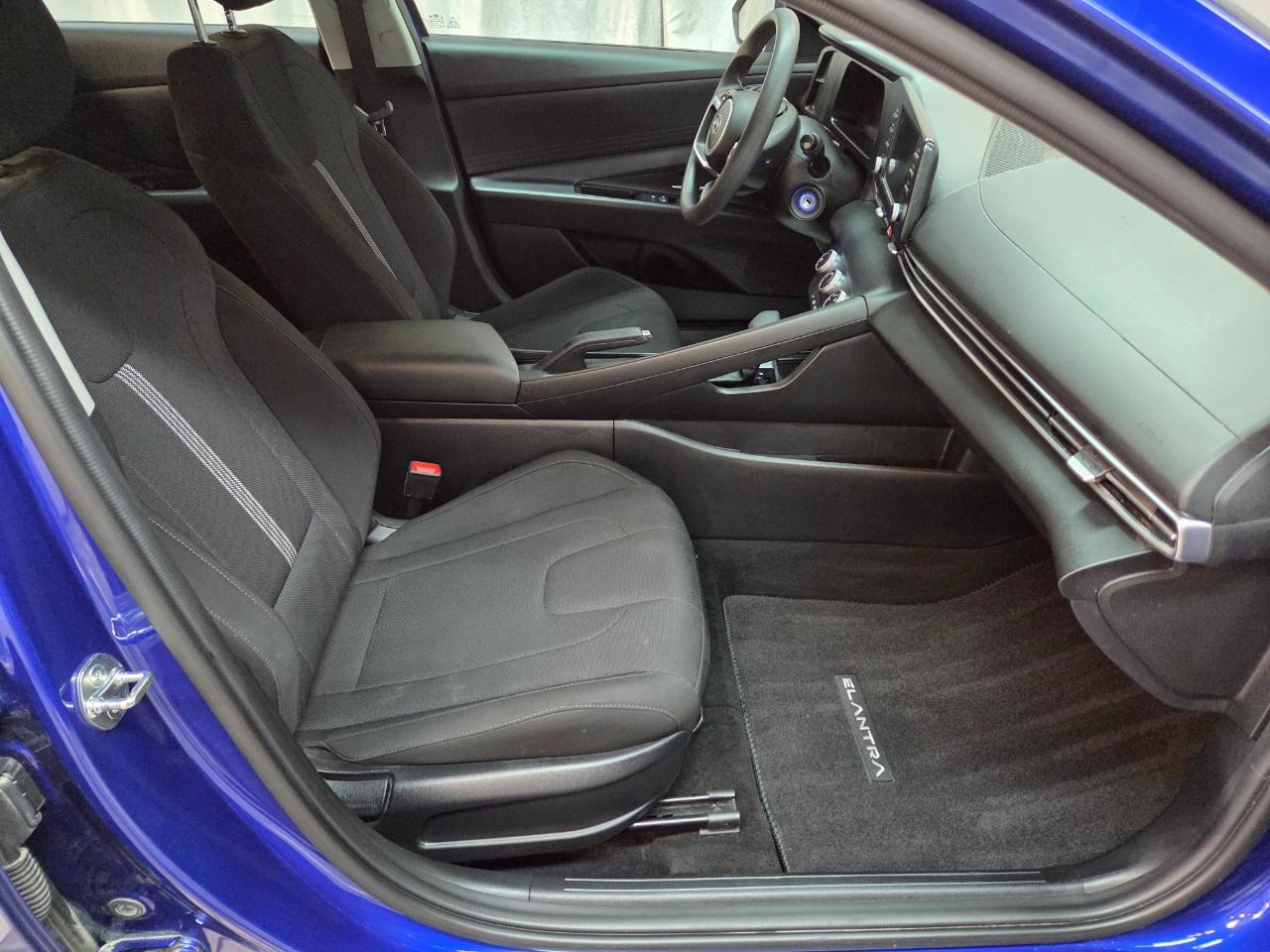 Hyundai Elantra SE 2024