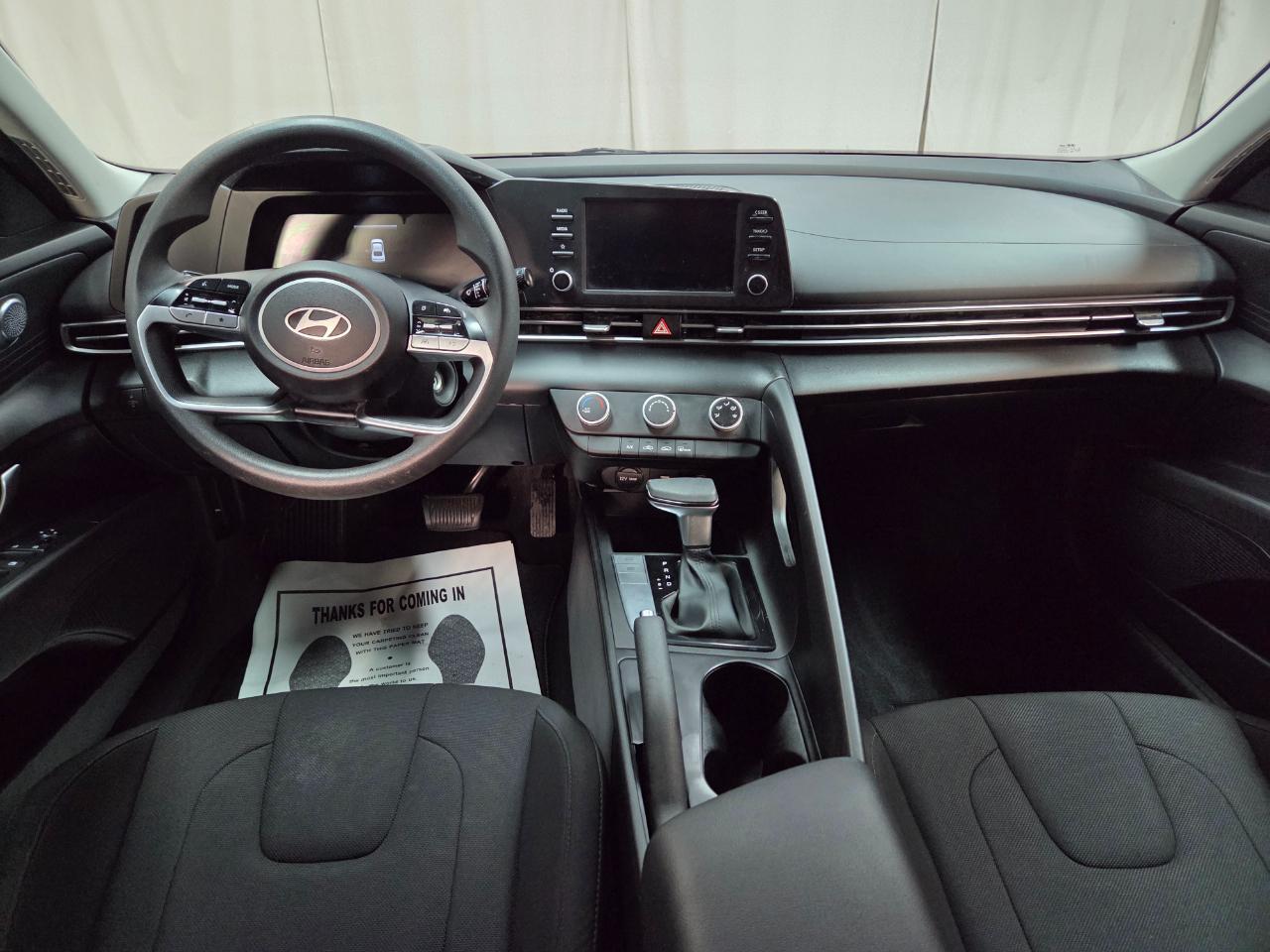 Hyundai Elantra SE 2024