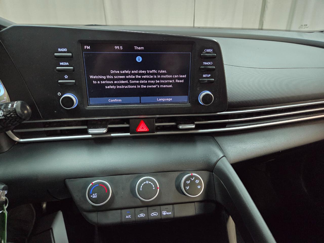 Hyundai Elantra SE 2024