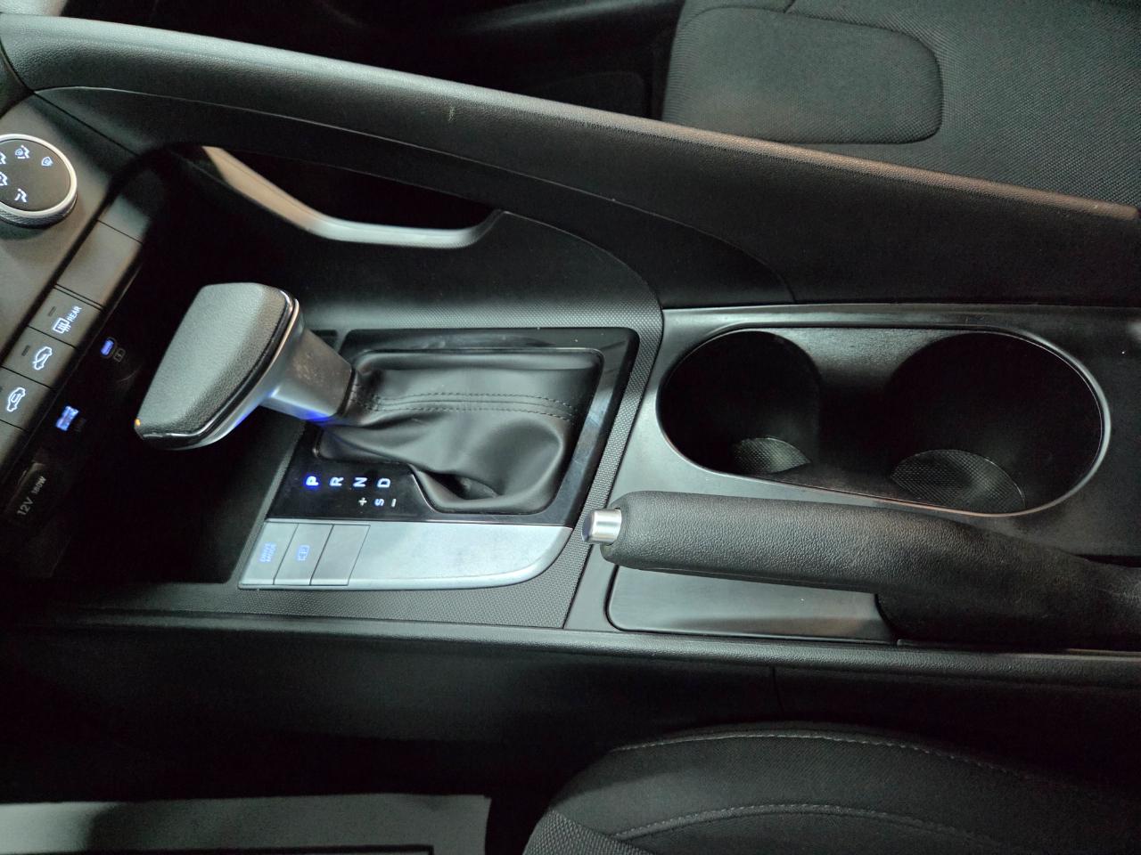 Hyundai Elantra SE 2024