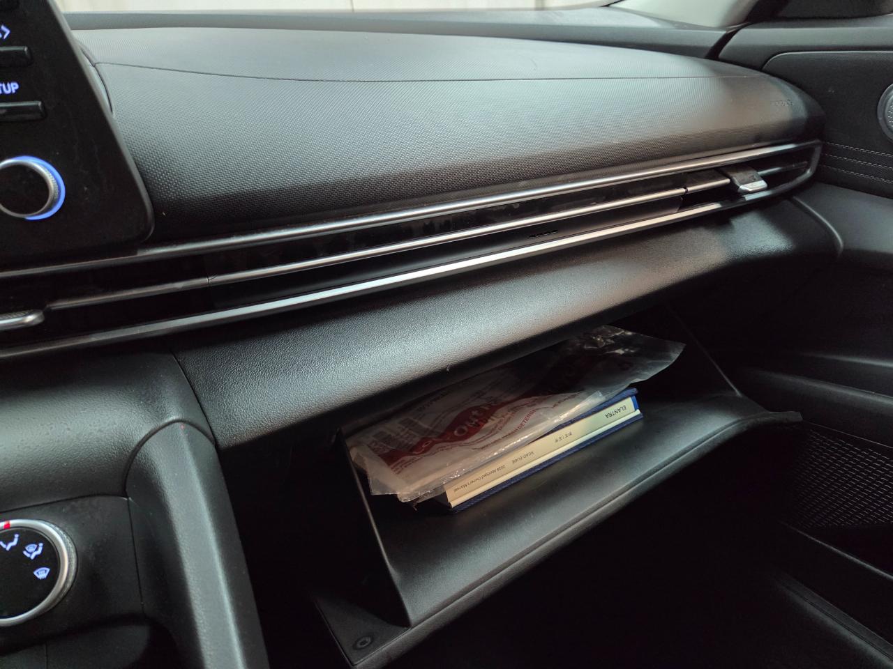 Hyundai Elantra SE 2024