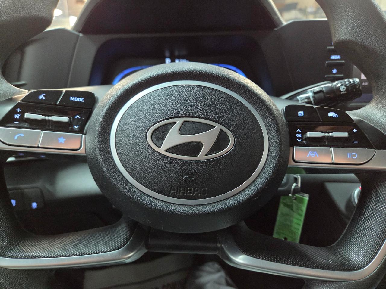 Hyundai Elantra SE 2024