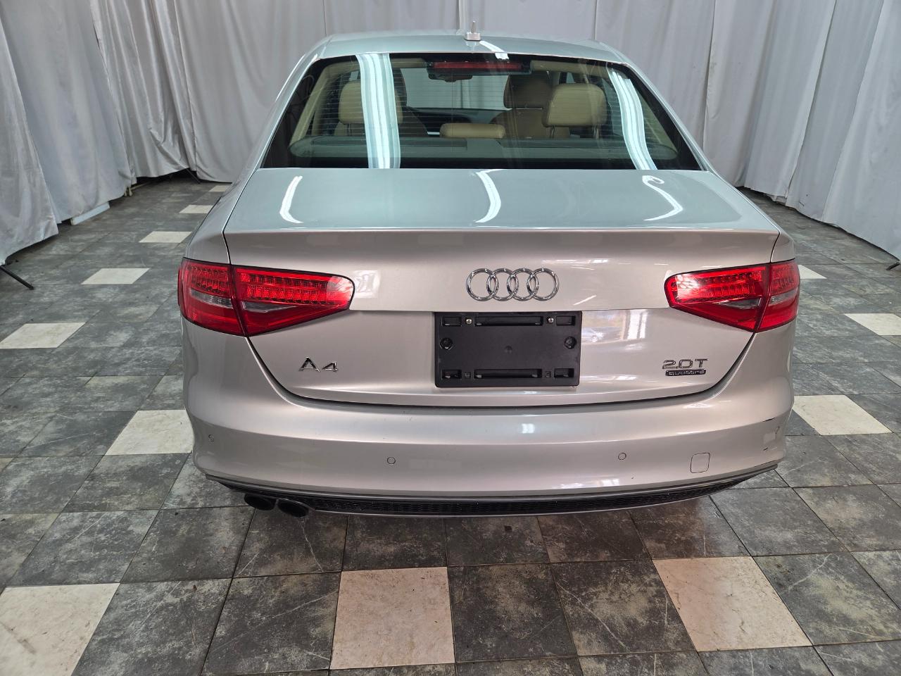 Audi A4 2.0T Sedan quattro Tiptronic 2015