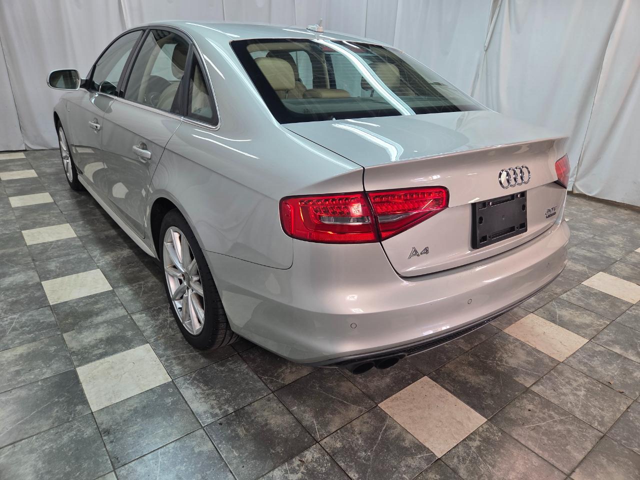 Audi A4 2.0T Sedan quattro Tiptronic 2015