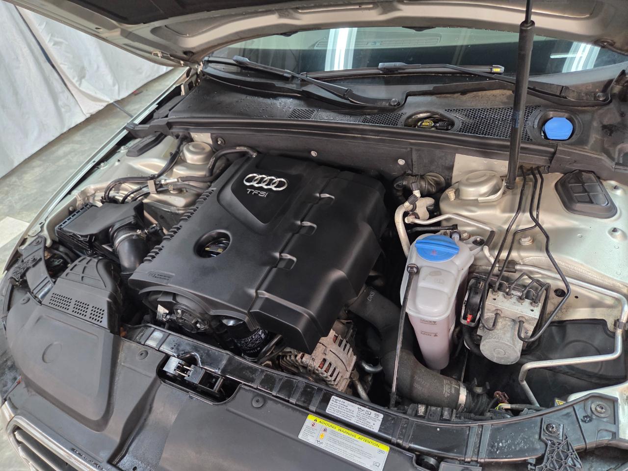 Audi A4 2.0T Sedan quattro Tiptronic 2015