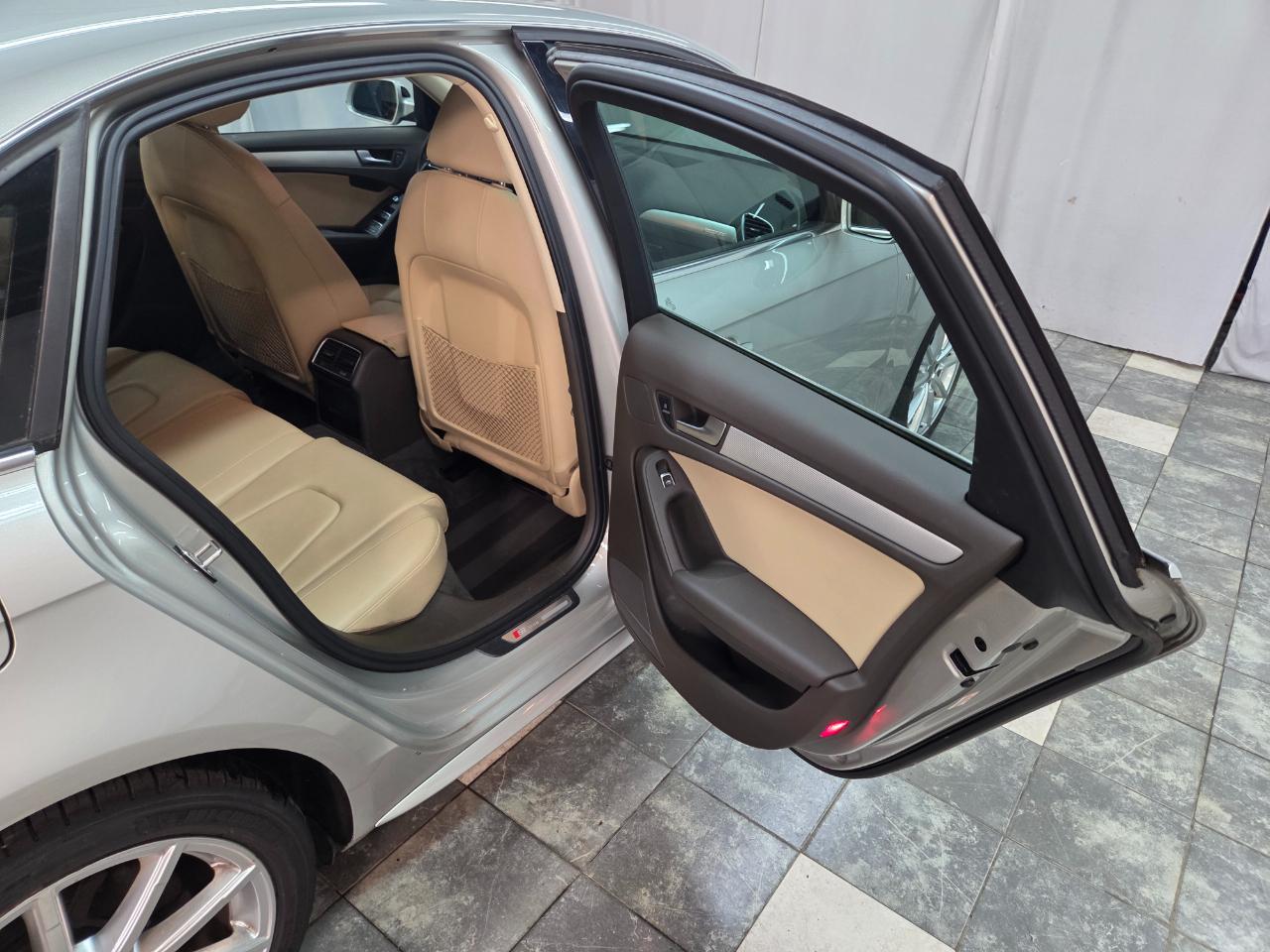 Audi A4 2.0T Sedan quattro Tiptronic 2015
